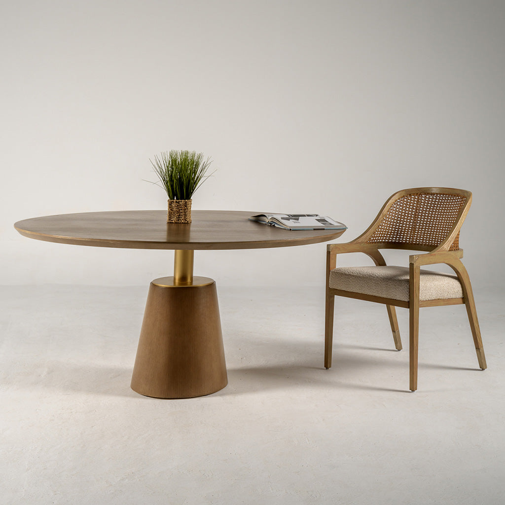 Elegance Dinning Table